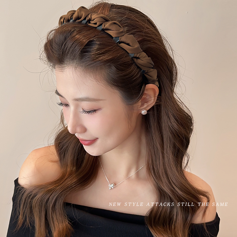 ヘアアクセサリー ツイストリボン編み込みカチューシャ