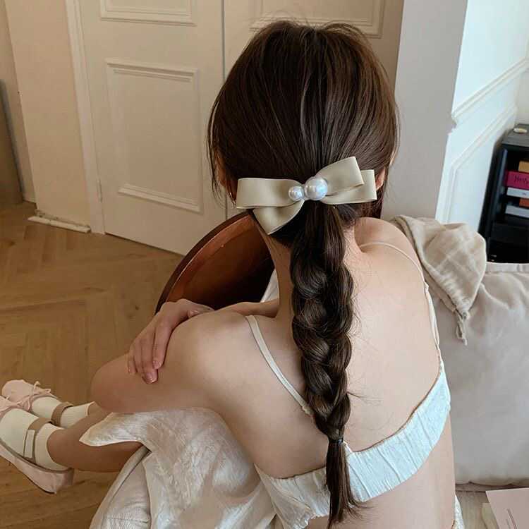 ヘアアクセサリー 真珠リボンの上品バレッタ