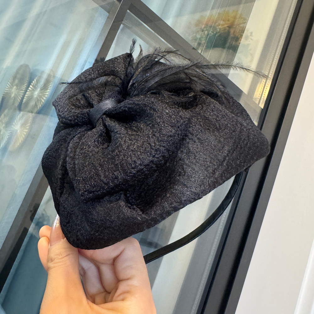 ヘアアクセサリー 大きなリボン結び カチューシャ 髪飾り 上品 3色展開