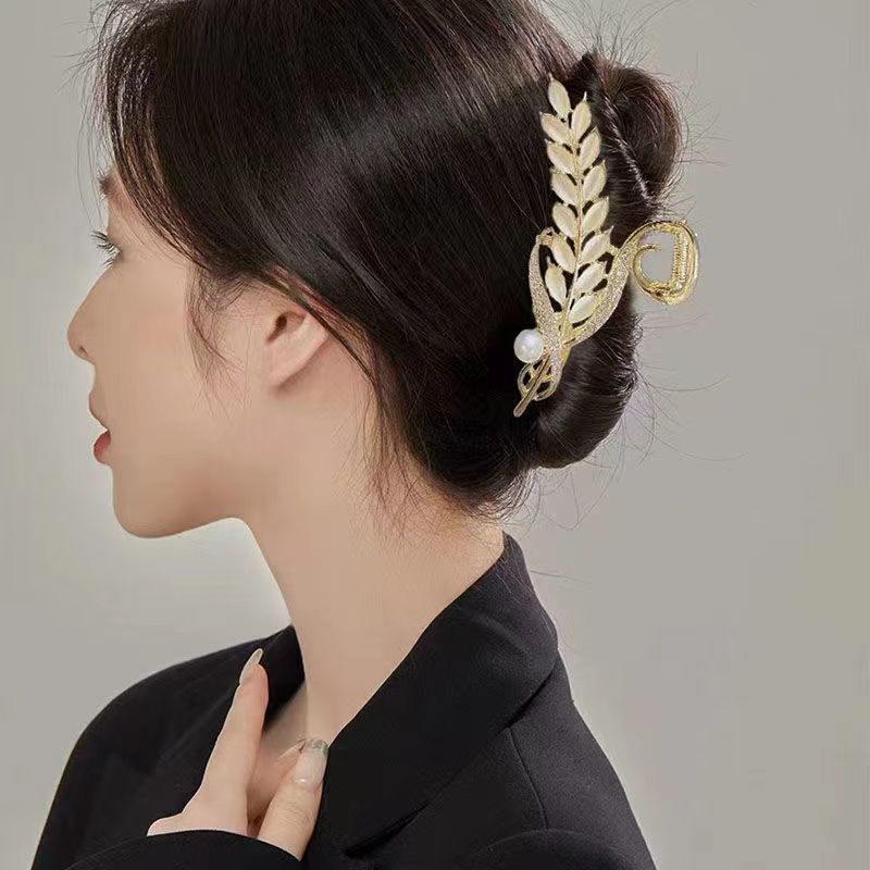 ヘアアクセサリー 華やか羽根飾り大型バレッタ