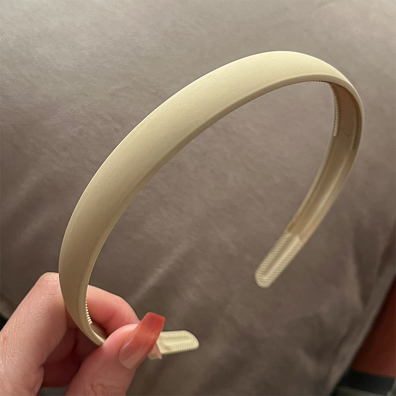 ヘアアクセサリー シンプル艶消しカチューシャ