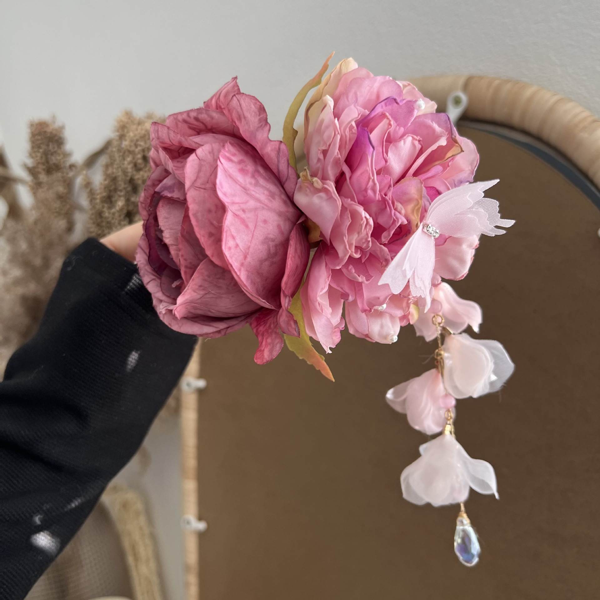 ヘアアクセサリー 桜色芍薬バレッタ つまみ細工 着物髪飾り