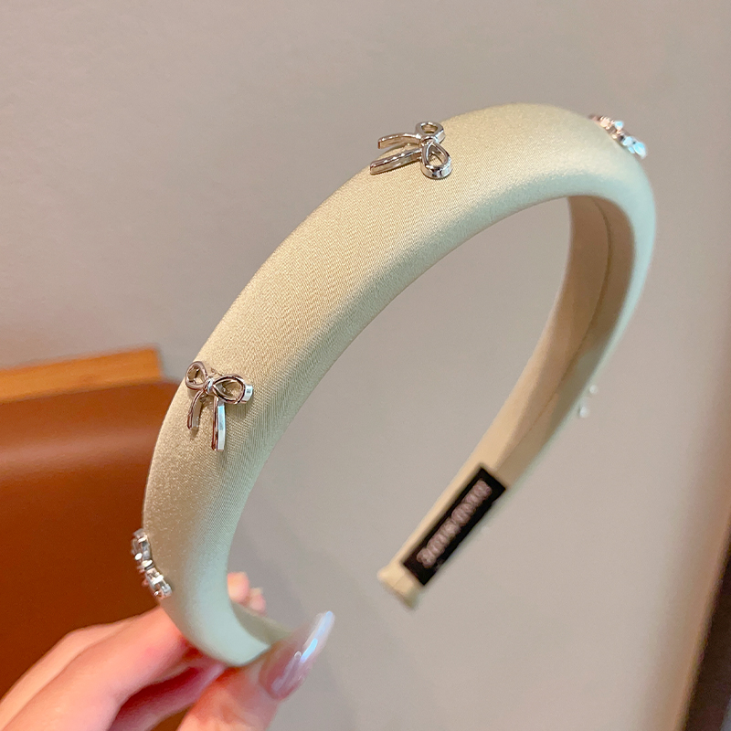 ヘアアクセサリー リボンモチーフ ふんわりカチューシャ