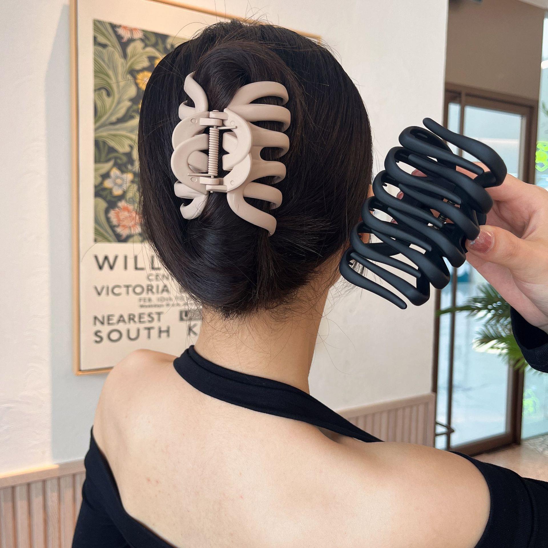 ヘアアクセサリー 曲線美シンプルつかみバレッタ