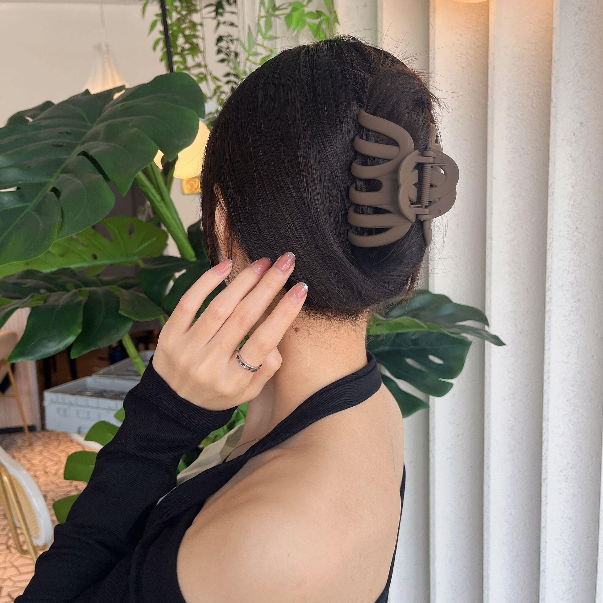 ヘアアクセサリー 曲線美シンプルつかみバレッタ