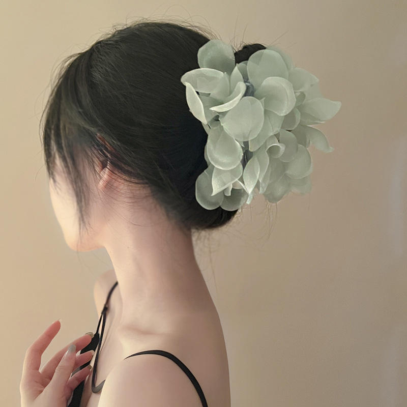 https://fulmo-img-server.com/haircery/bb9c2c65-3c10-406e-bc94-1400ed634713.jpg
