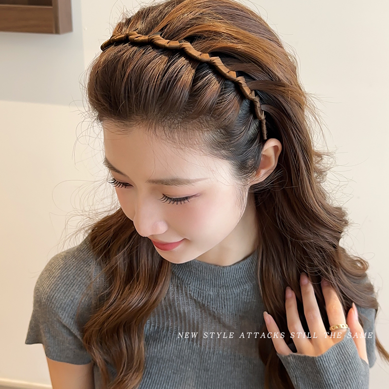 ヘアアクセサリー ねじり編み込み風カチューシャ
