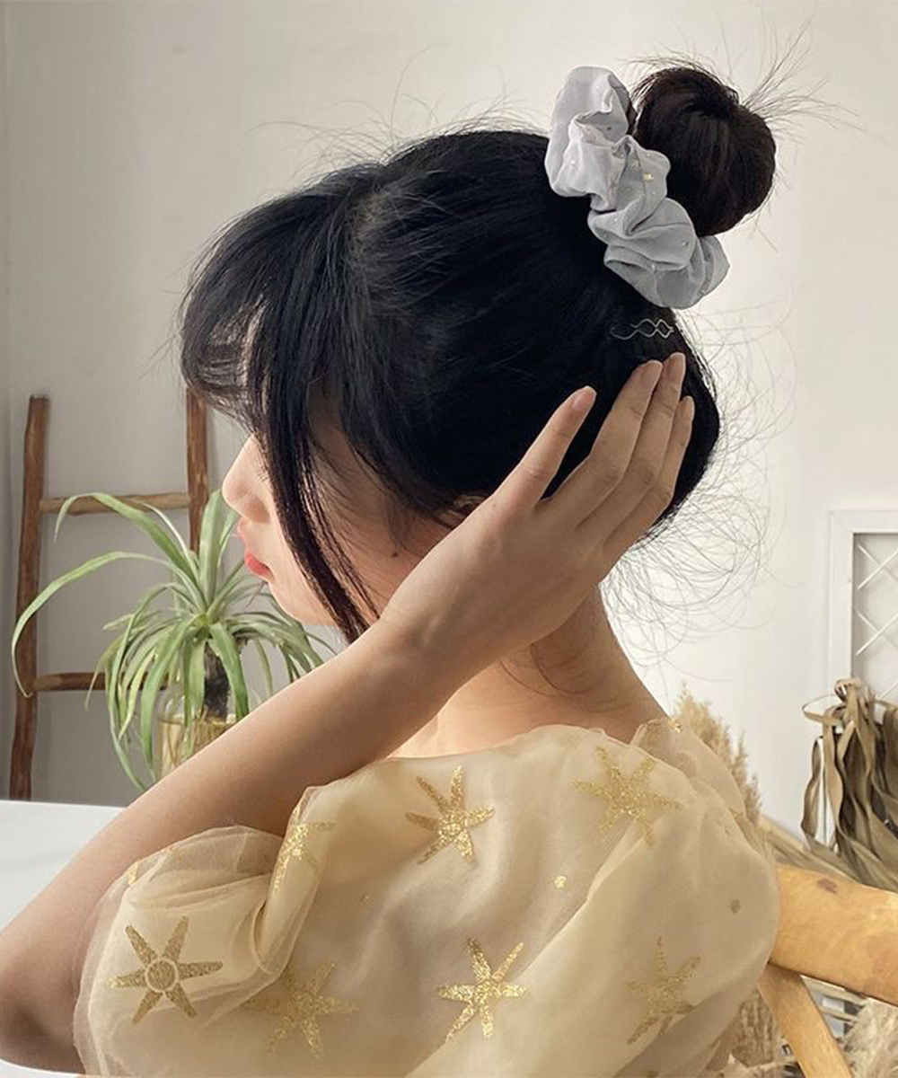 ヘアアクセサリー 星柄シュシュ 髪留め ヘアゴム 夜空デザイン