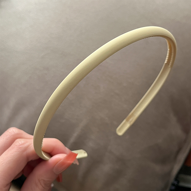 ヘアアクセサリー シンプル艶消しカチューシャ
