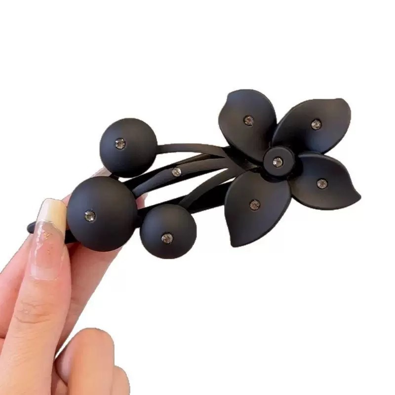 ヘアアクセサリー 花蕾キラめきバレッタ
