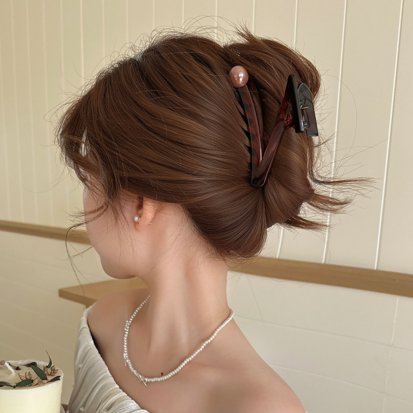 ヘアアクセサリー 真珠のアクセントバレッタ