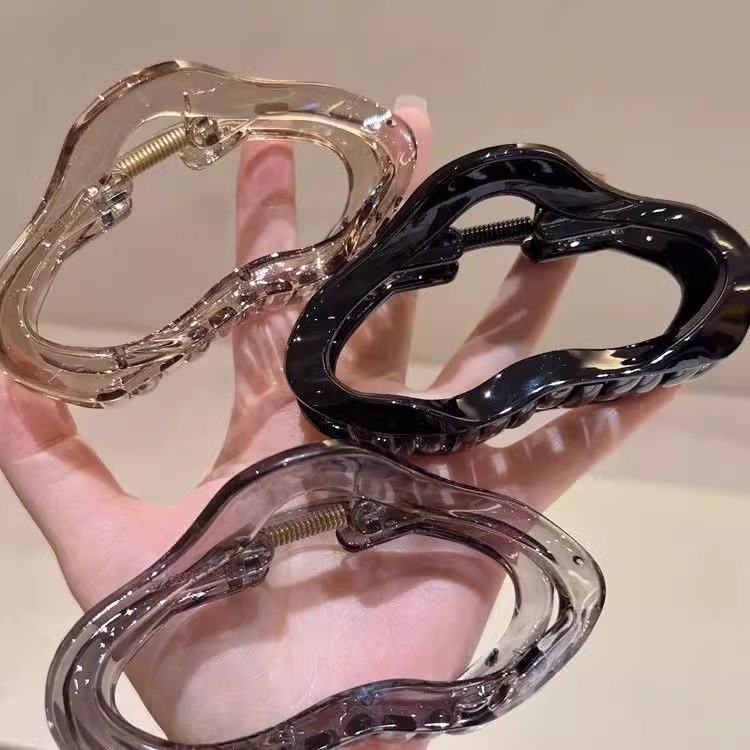 ヘアアクセサリー ウェーブクリスタルカチューシャ