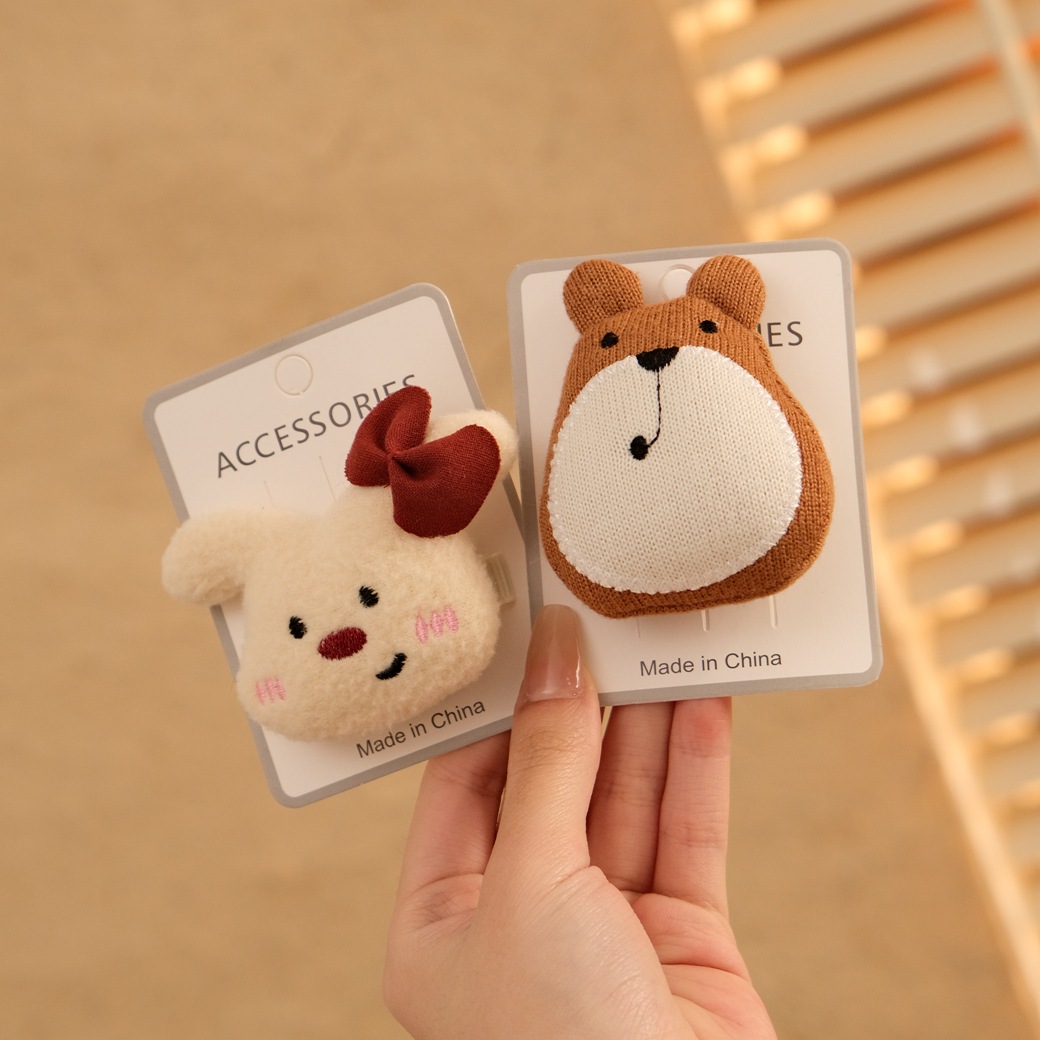 ヘアアクセサリー ふわもこ動物と森のキノコバレッタ
