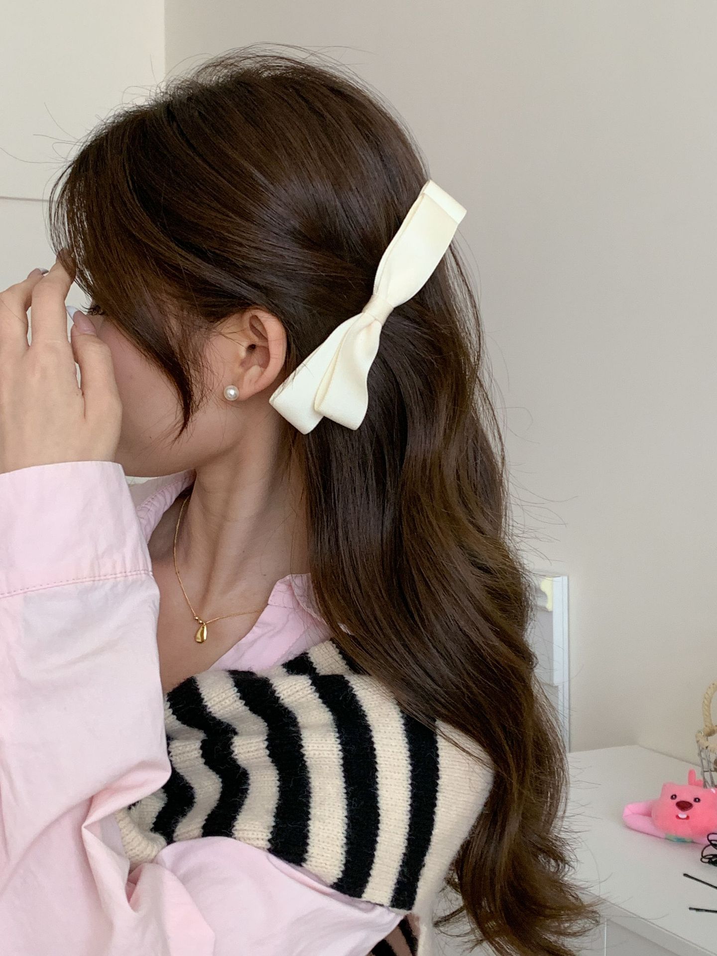 ヘアアクセサリー 上品リボンバレッタ大人可愛いサテン調