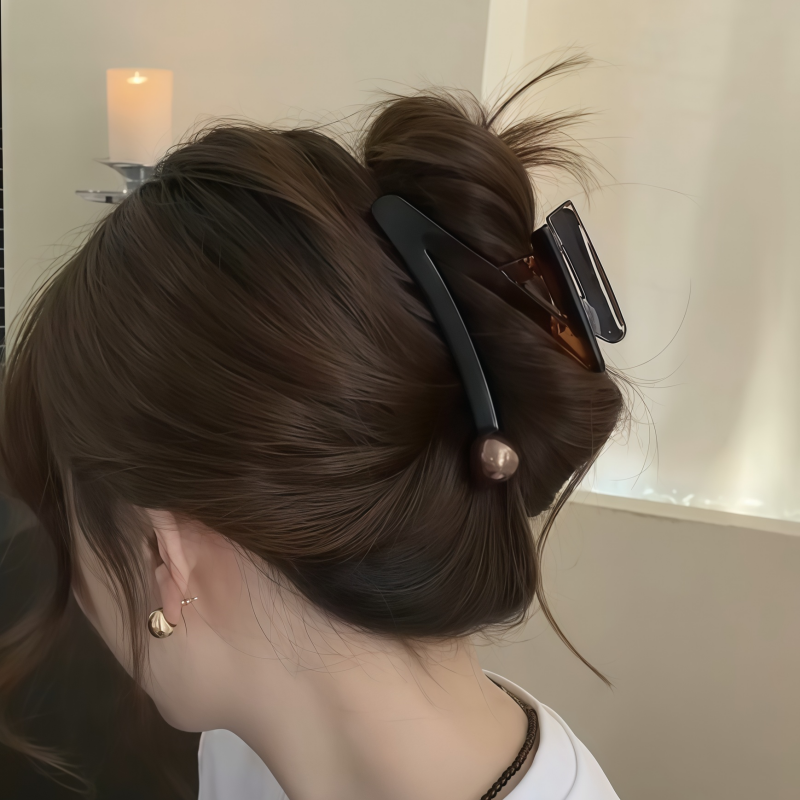 ヘアアクセサリー 真珠のアクセントバレッタ
