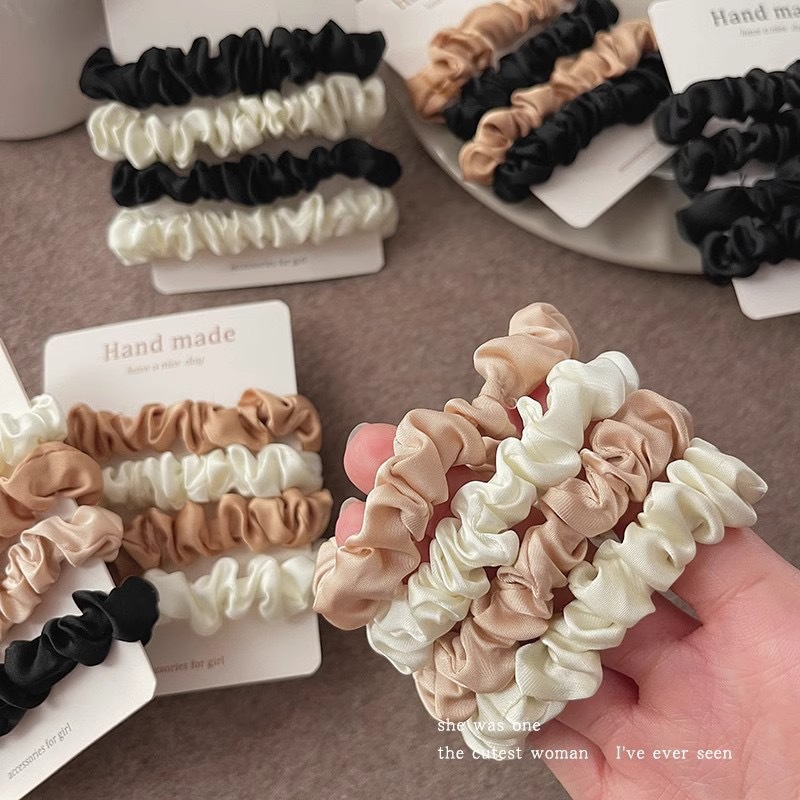 ヘアアクセサリー 絹のようなうるおいシュシュ