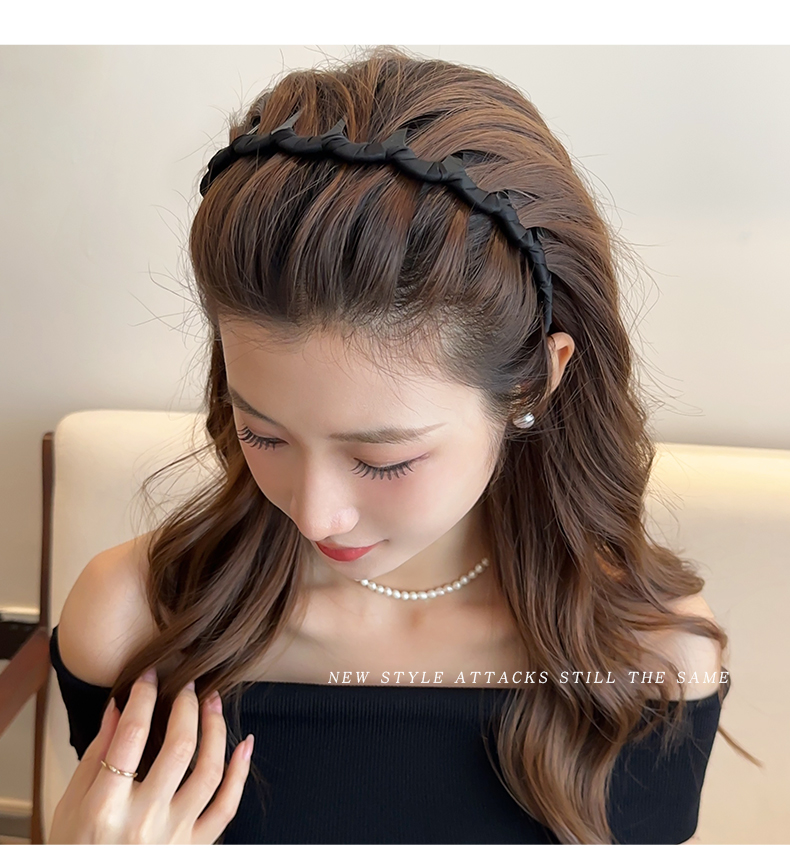 ヘアアクセサリー ねじり編み込み風カチューシャ