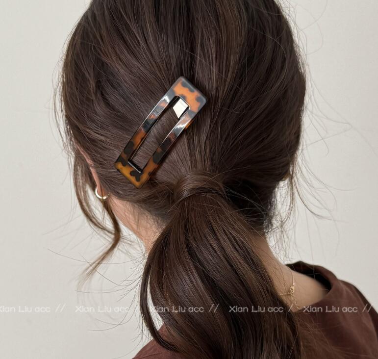 ヘアアクセサリー べっ甲風バレッタ ヘアクリップ 髪留め ヘアアレンジ