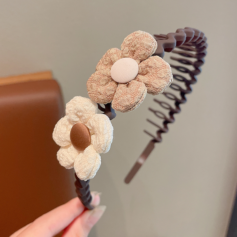 ヘアアクセサリー お花とリスのゆらゆらカチューシャ