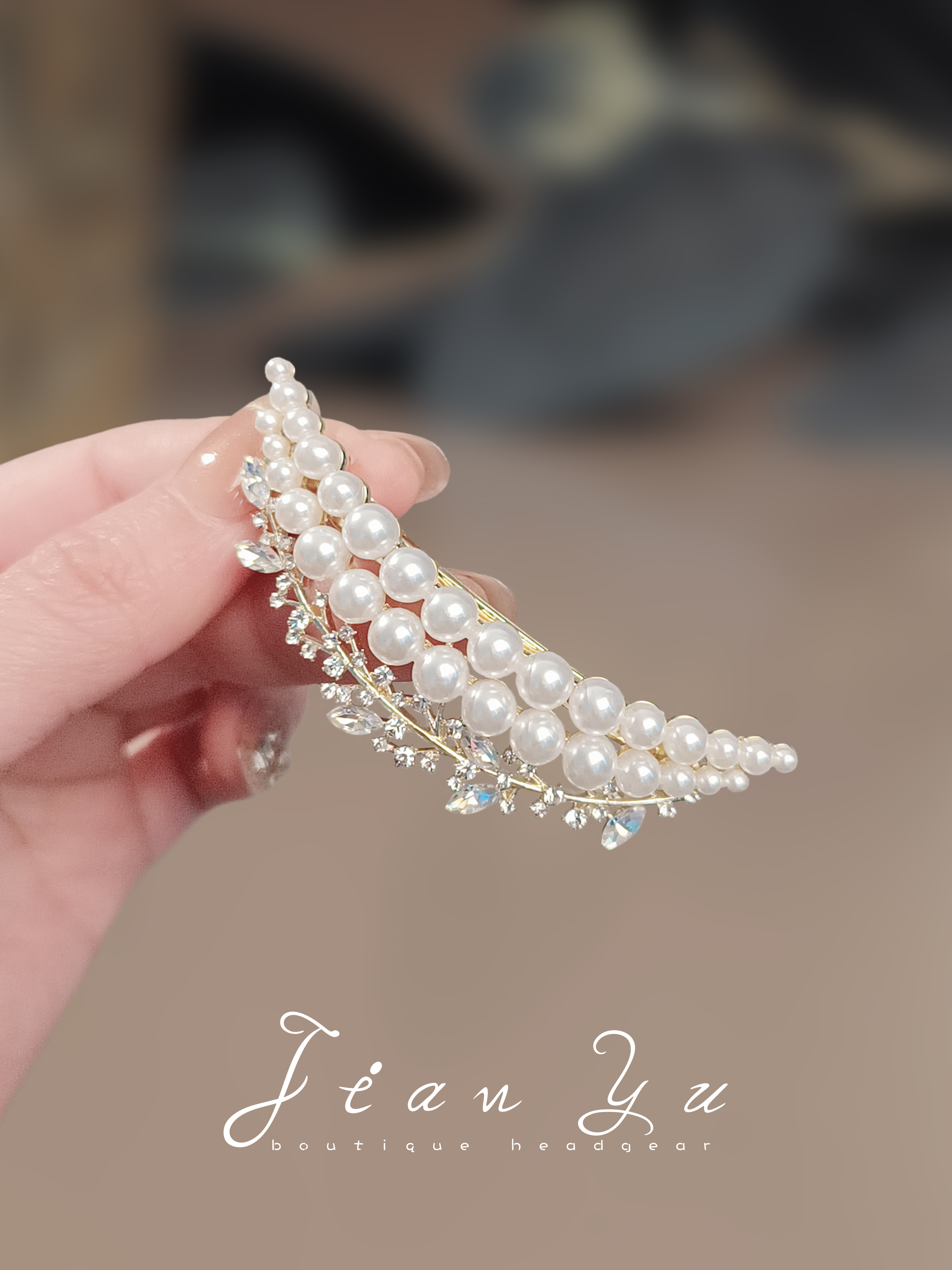 ヘアアクセサリー 月の涙 パール三日月バレッタ