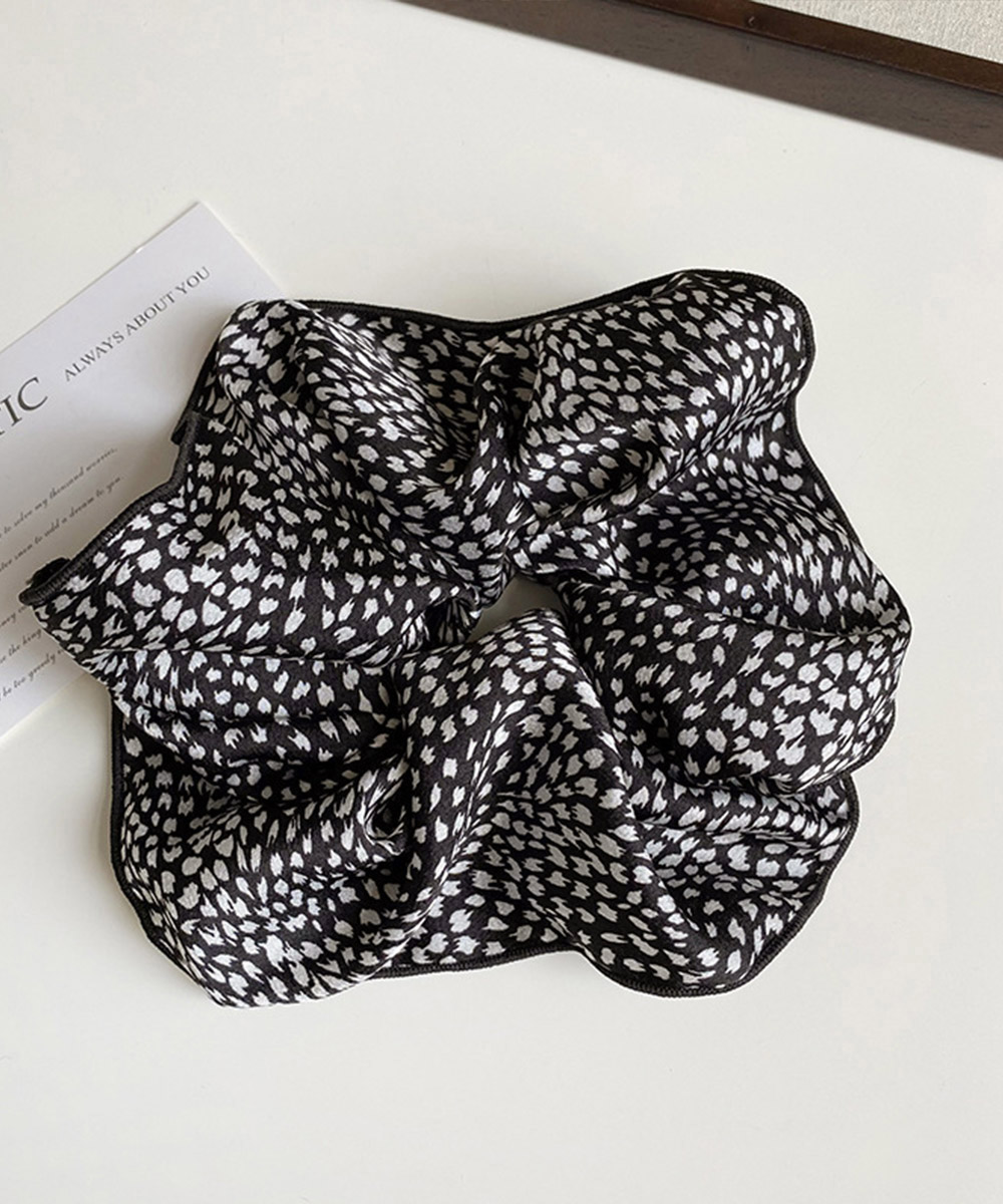 豹柄大きめシュシュ ボリューム ヘアアクセサリー