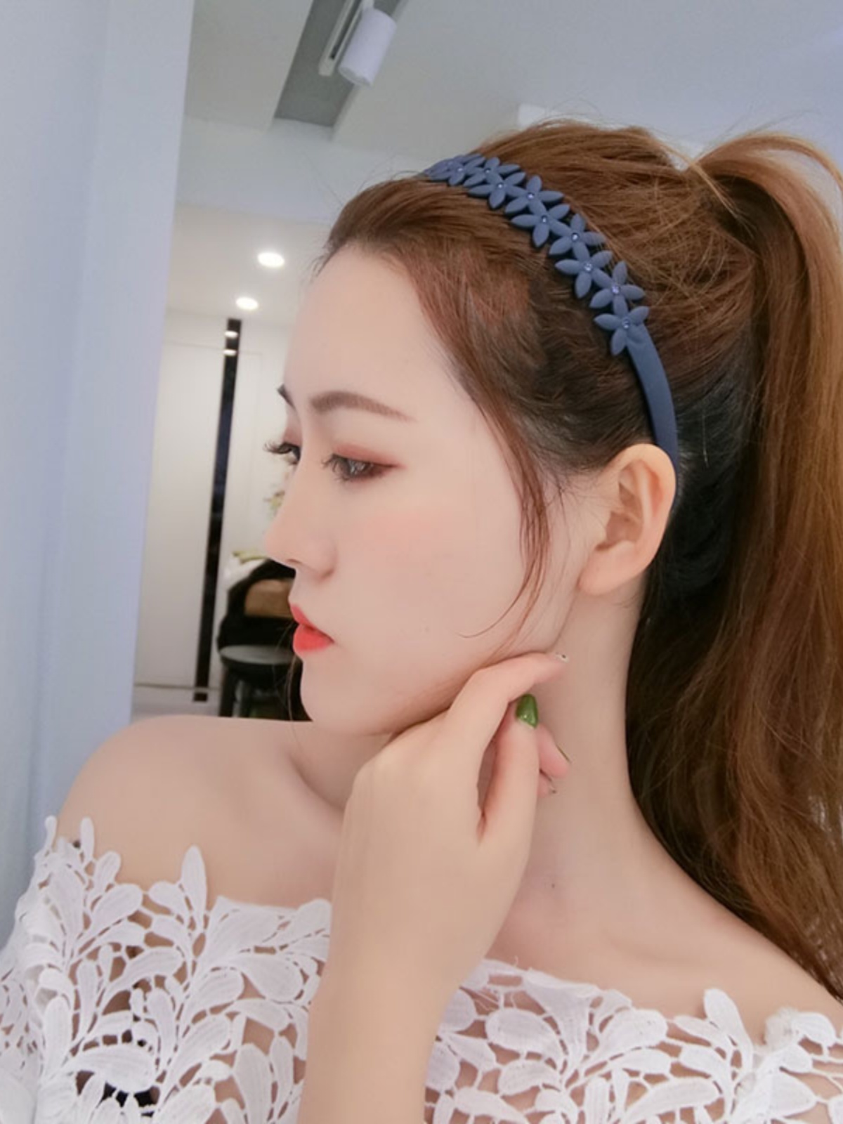 ヘアアクセサリー 花びら連なり カチューシャ