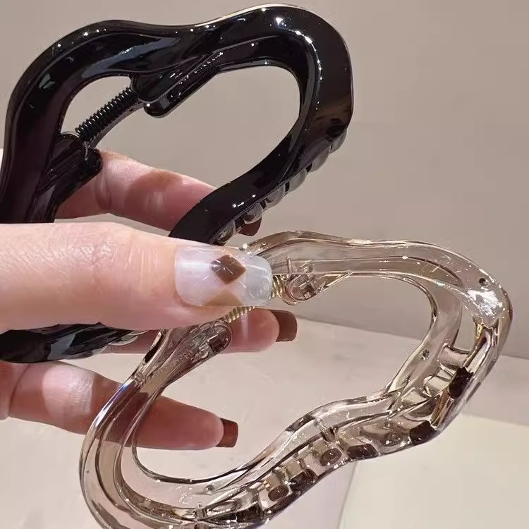 ヘアアクセサリー ウェーブクリスタルカチューシャ