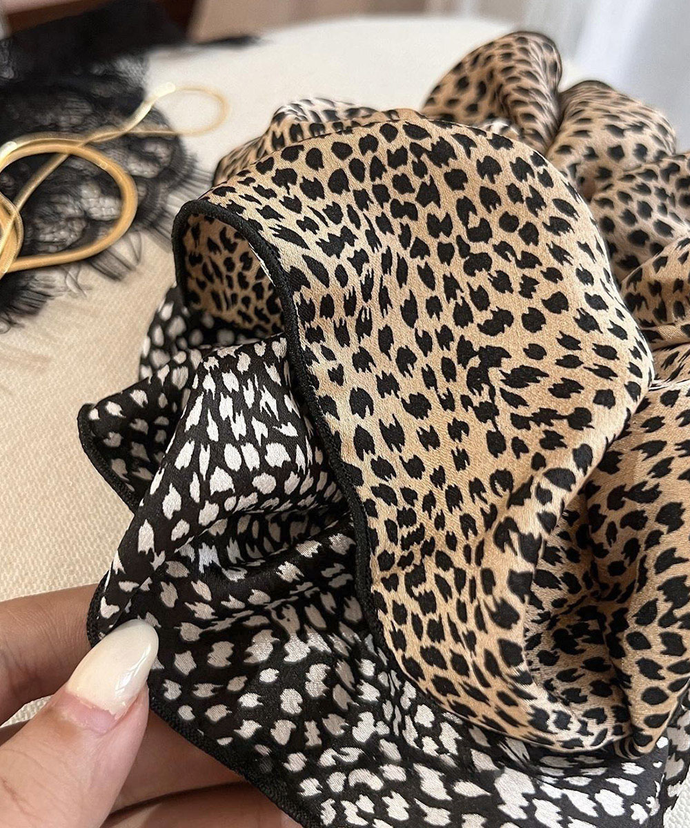 豹柄大きめシュシュ ボリューム ヘアアクセサリー