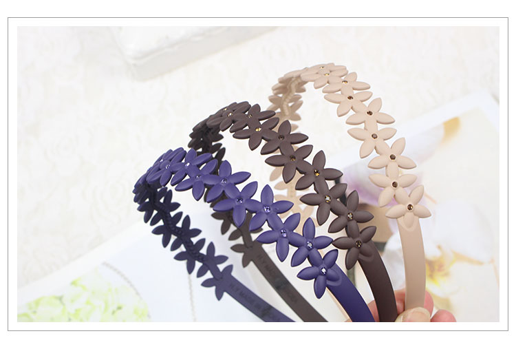 ヘアアクセサリー 花びら連なり カチューシャ