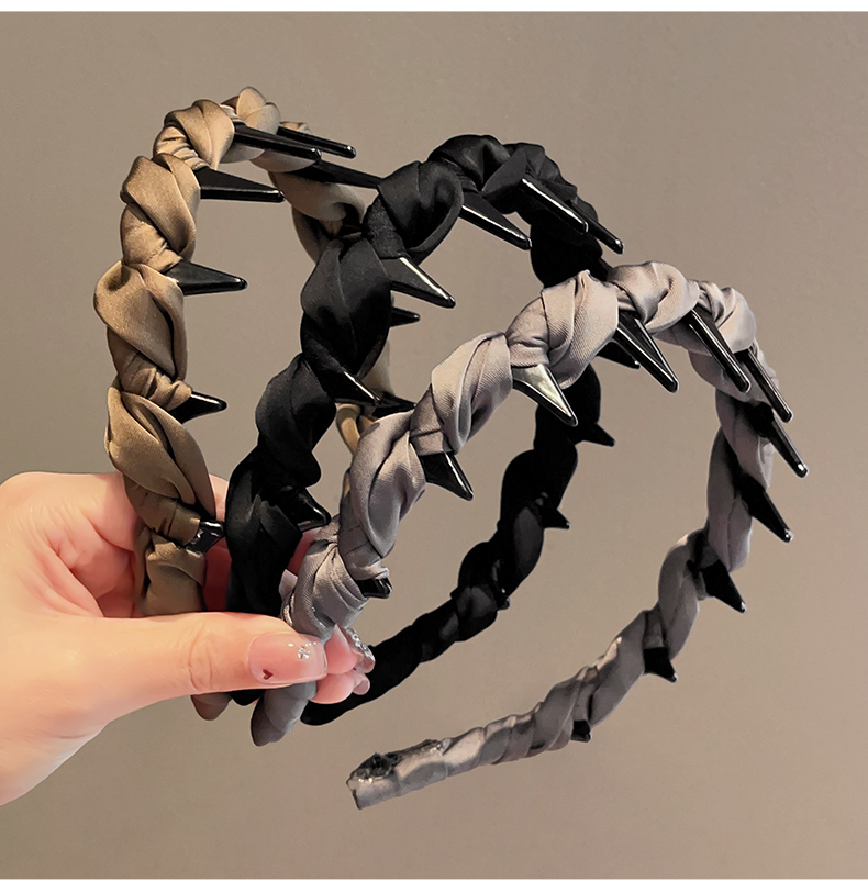 ヘアアクセサリー ツイストリボン編み込みカチューシャ