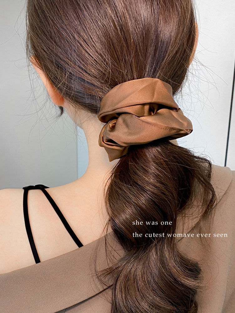 ヘアアクセサリー 絹のような光沢シュシュ