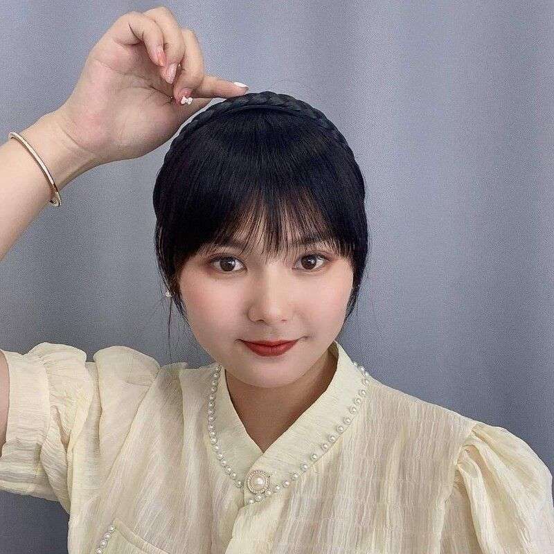 前髪ポイントウィッグ ぱっつん