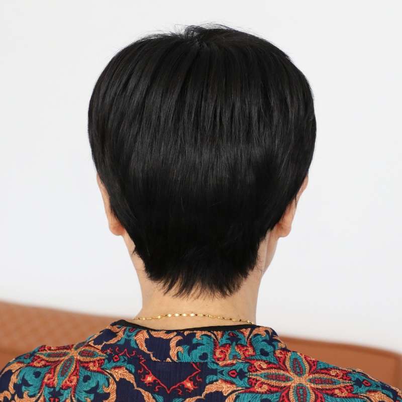 ウィッグ 上品な大人のショートヘアスタイル
