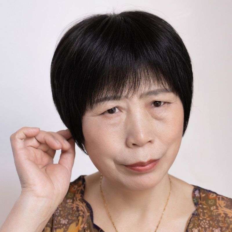 ウィッグ 上品な大人のショートカット
