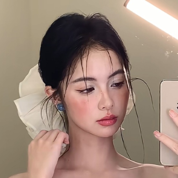 https://fulmo-img-server.com/hairgleam/1737005109382_wn42j8rp_07d8pq6g.jpeg