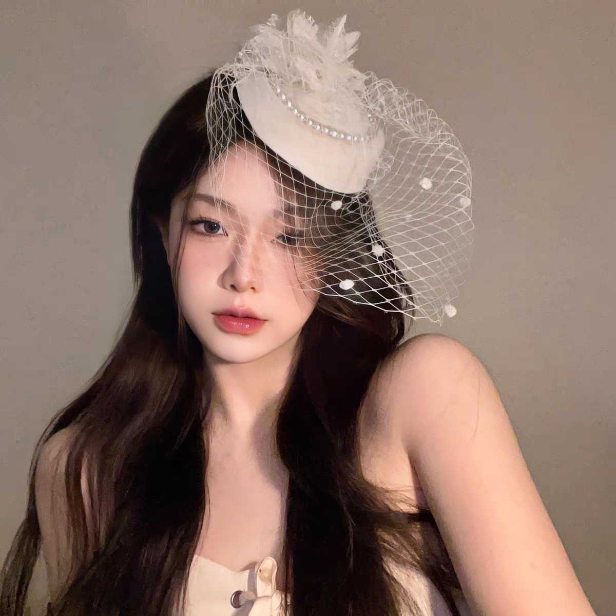 純白の美しさ！白い花の髪飾りおすすめ3選