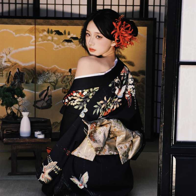 花を添えて魅力的に！髪留めのおすすめ5選