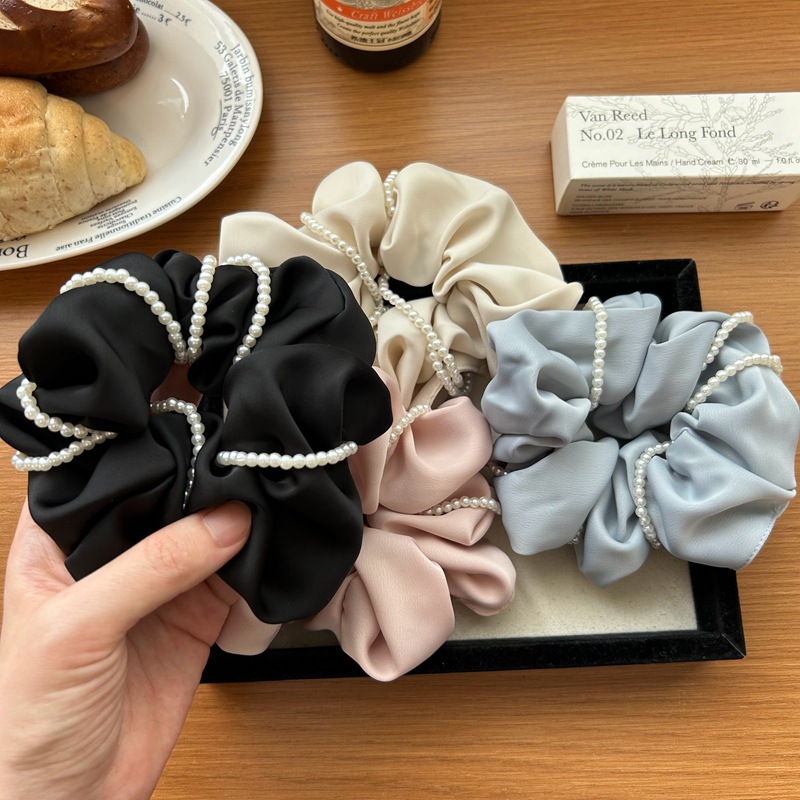 髪 飾り パール付きシルクシュシュ