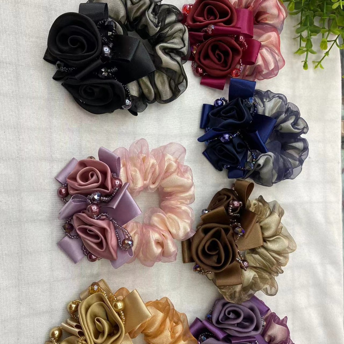 髪 飾り 上品な薔薇シャインクリップ