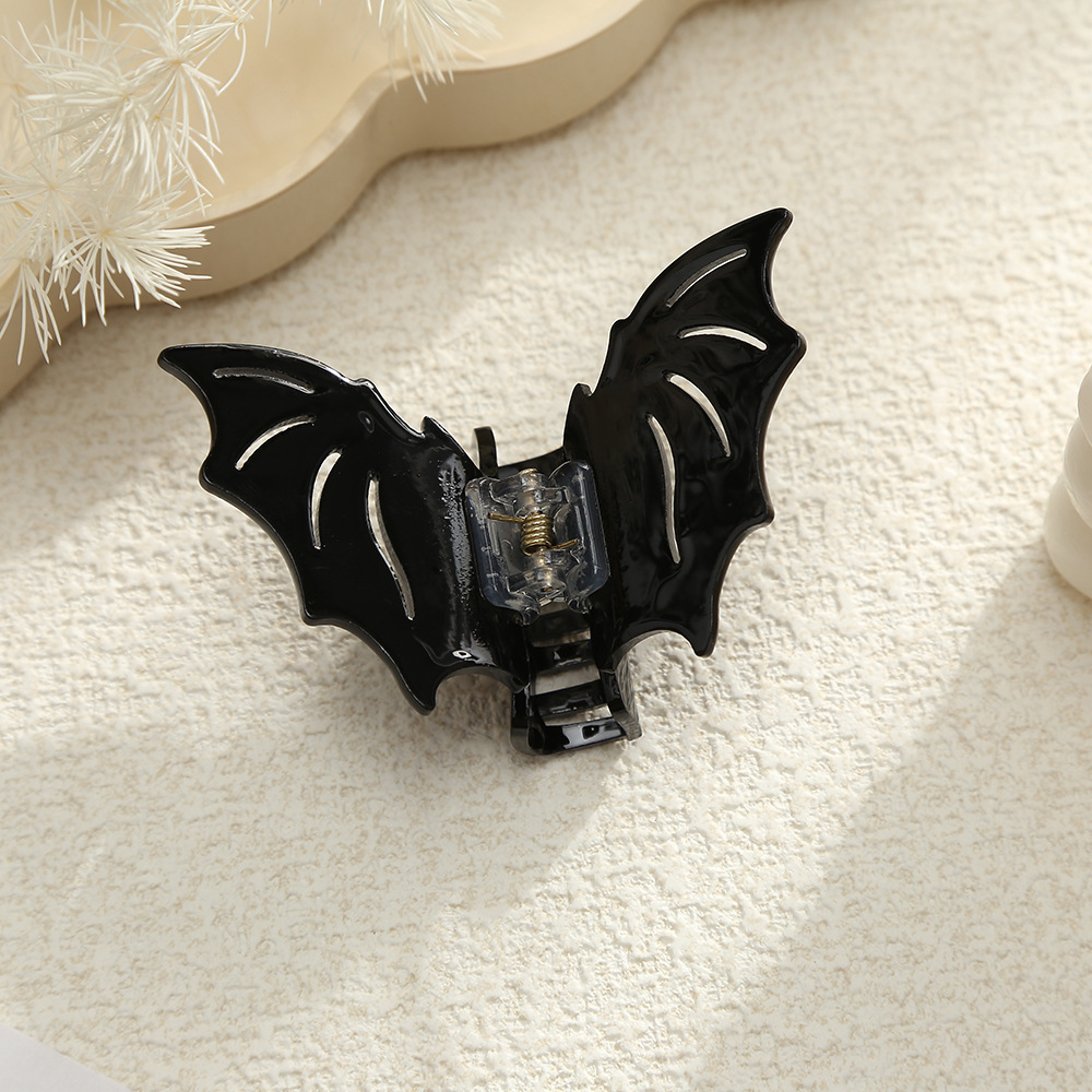 髪飾り コウモリの羽根モチーフヘアクリップ