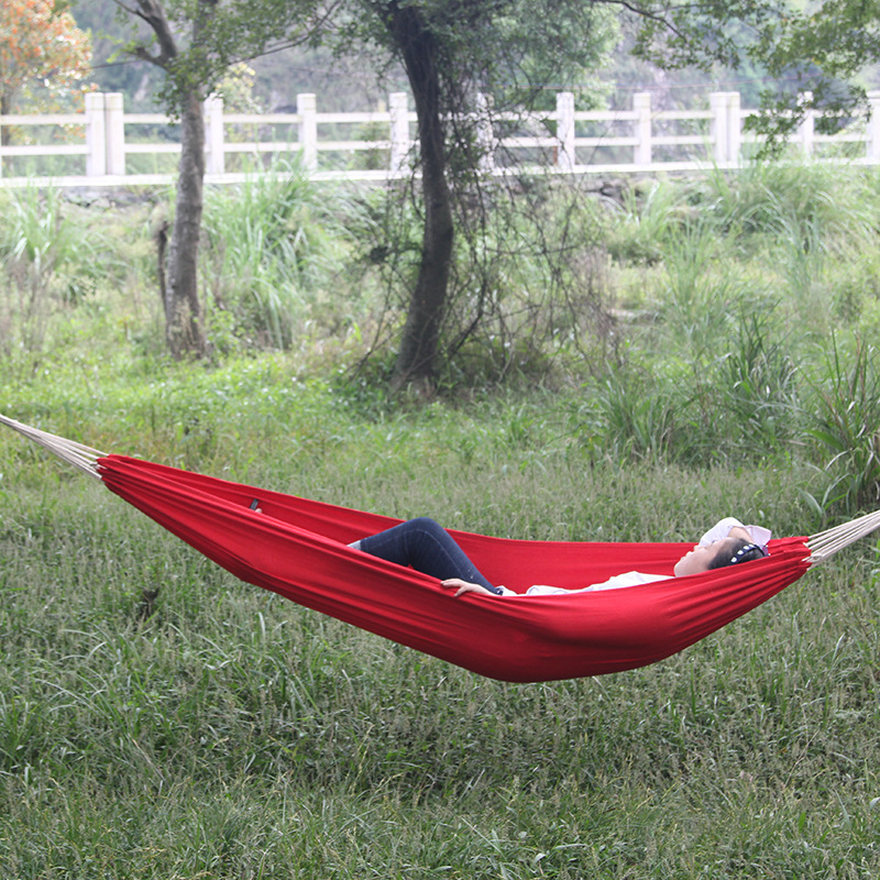 ハンモック 森林浴を楽しむ携帯式吊り下げ寝具