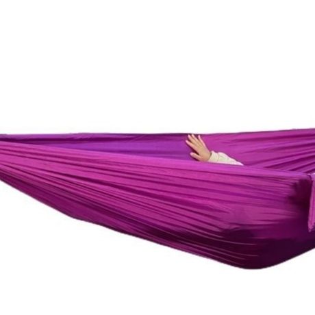 ハンモックキャンプ木陰で揺れる軽量携帯型吊り下げ式休憩寝床