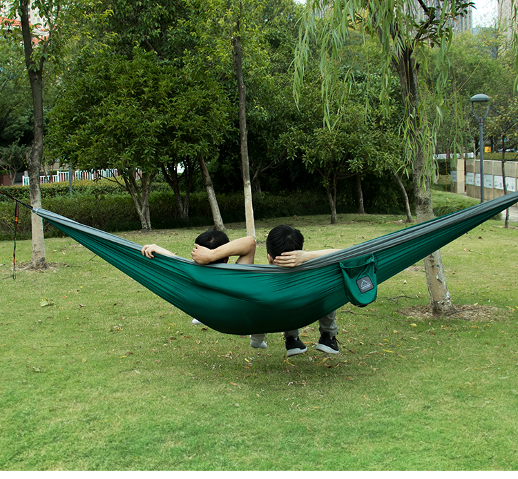 軽量コンパクト収納式吊り下げ式野外休憩用ハンモック