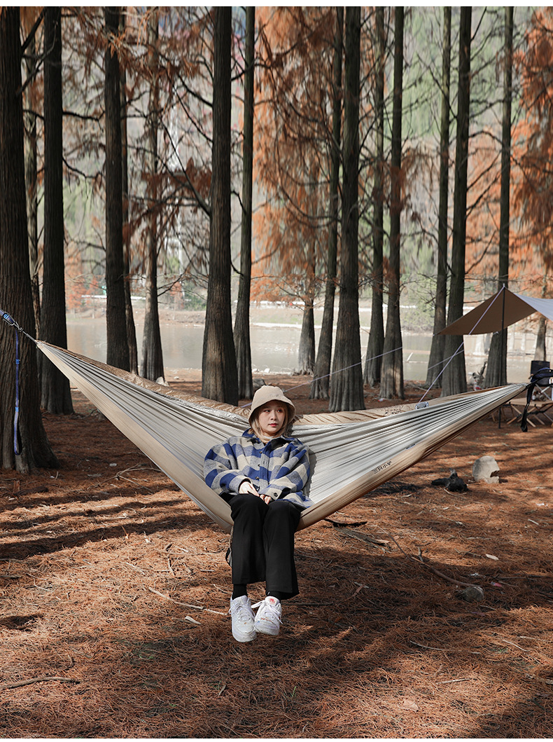 ハンモックキャンプ 森林浴を楽しむ軽量吊り下げ式ハンモック