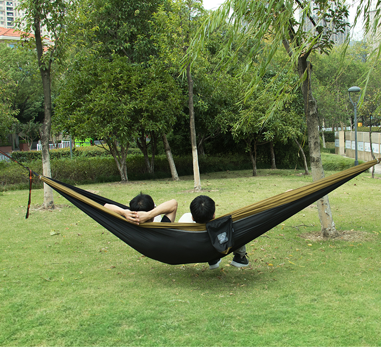 軽量コンパクト収納式吊り下げ式野外休憩用ハンモック