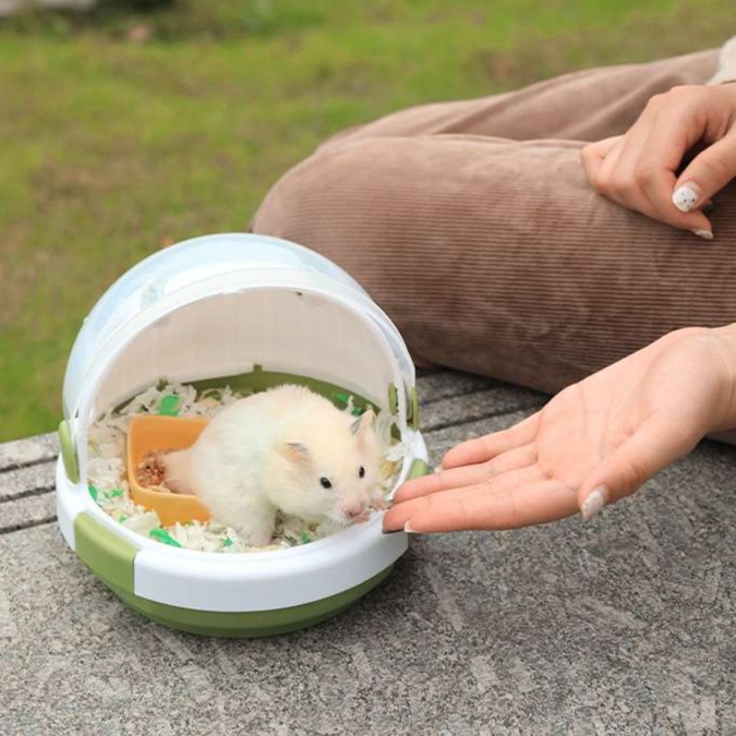 ハムスターケージ 宇宙船型ポータブルハムスターケース