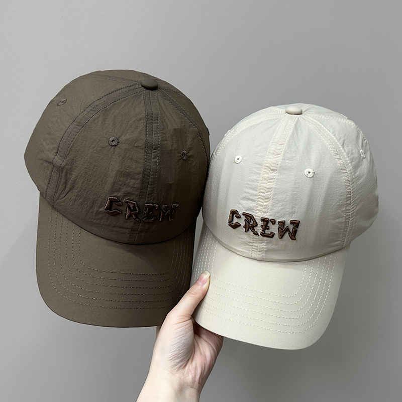 帽子 レディース 軽やか刺繍入りクルーキャップ