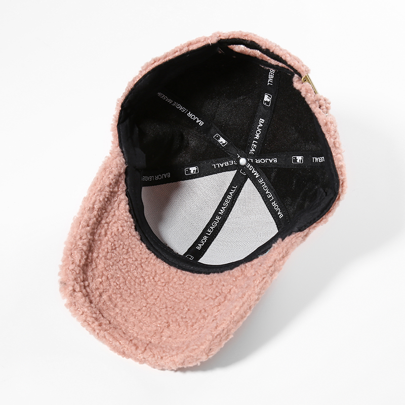 帽子 レディース ふわふわボア素材刺繍入りキャップ