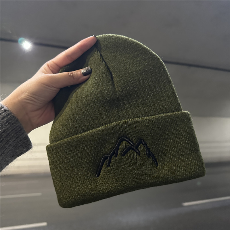 帽子 レディース 山脈刺繍入りニット帽