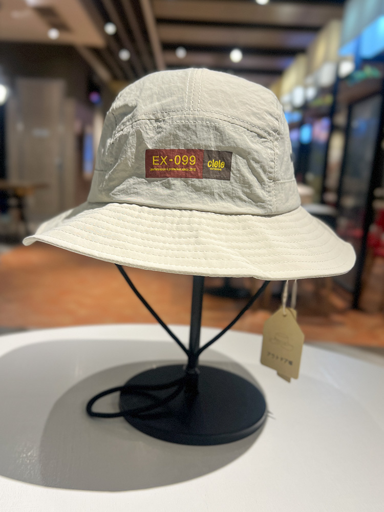 アウトドア　帽子 冒険家サファリハット